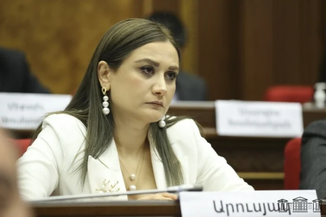 arusyak-julhakyan arusyak-julhakyan